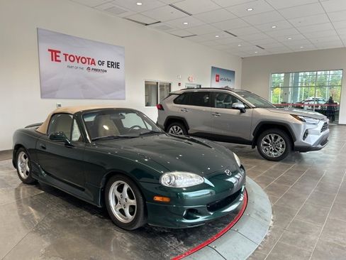 Used 2002 MAZDA MX-5 Miata image 1
