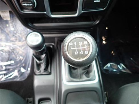 Used 2019 Jeep Wrangler Unlimited Sport image 15