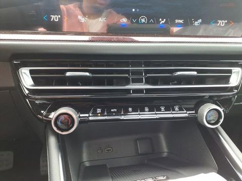 New 2026 Chevrolet Traverse Z71 w/ Driver Confidence Package image 14