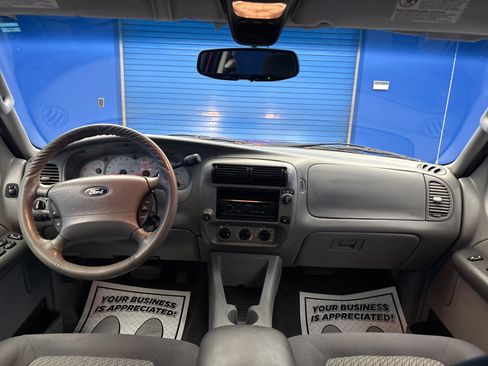 Used 2003 Ford Explorer Sport Trac XLS RWD image 26