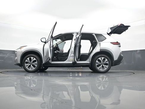 Used 2022 Nissan Rogue SV AWD/4WD image 34