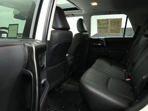 Used 2022 Toyota 4Runner TRD Off-Road Premium AWD/4WD image 19