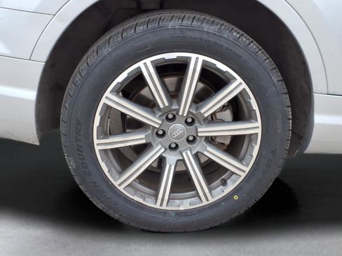 Used 2018 Audi Q7 3.0T Prestige w/ Prestige Package image 6