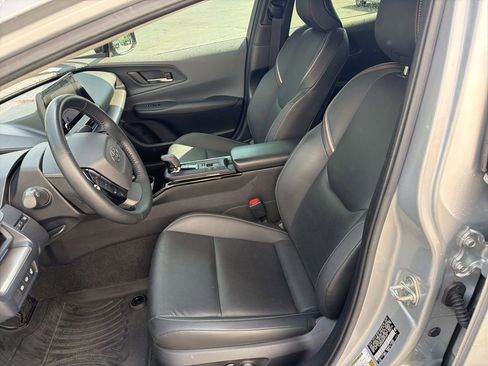 Used 2023 Toyota Prius XLE FWD image 39