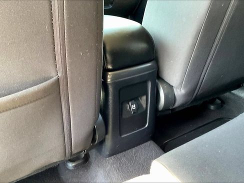Used 2018 Dodge Journey SE w/ Popular Equipment Group FWD image 10