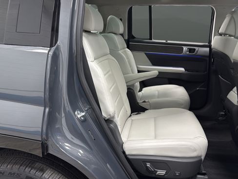 Used 2024 Hyundai Santa Fe Calligraphy AWD/4WD image 24