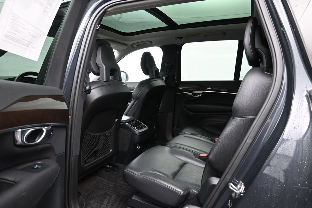 Used 2016 Volvo XC90 T6 Momentum w/ Protection Package Plus AWD/4WD image 19