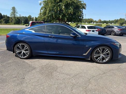 Used 2019 INFINITI Q60 3.0t Luxe w/ Essential Package RWD image 9