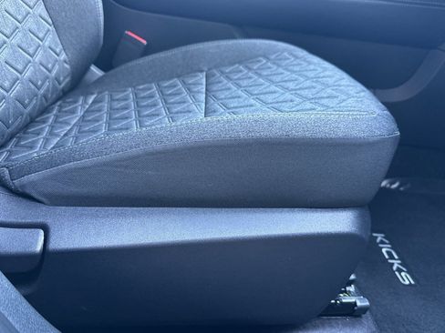 Certified 2025 Nissan Kicks SV image 24