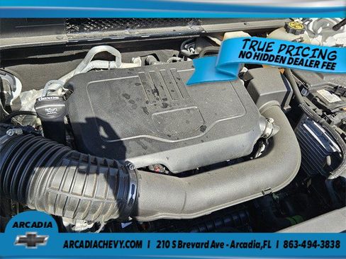 Used 2023 GMC Acadia SLE w/ Driver Convenience Package FWD image 18