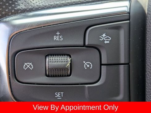 Used 2025 Chevrolet Blazer LT FWD image 25