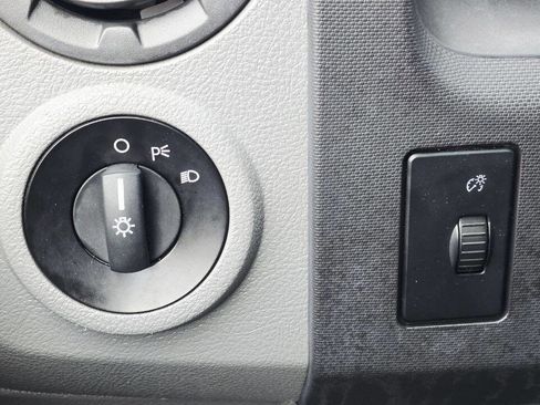 Used 2013 Ford E-250 and Econoline 250 w/ PWR Group image 21