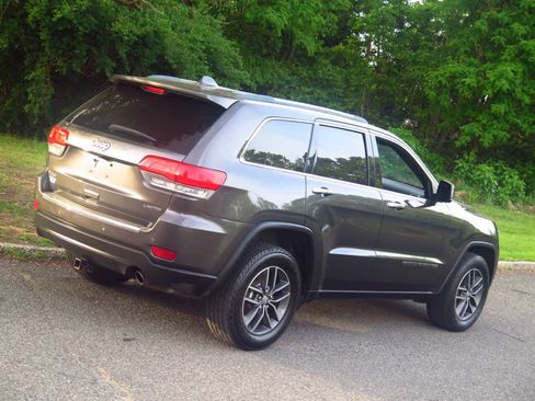 Used 2018 Jeep Grand Cherokee Limited AWD/4WD image 31