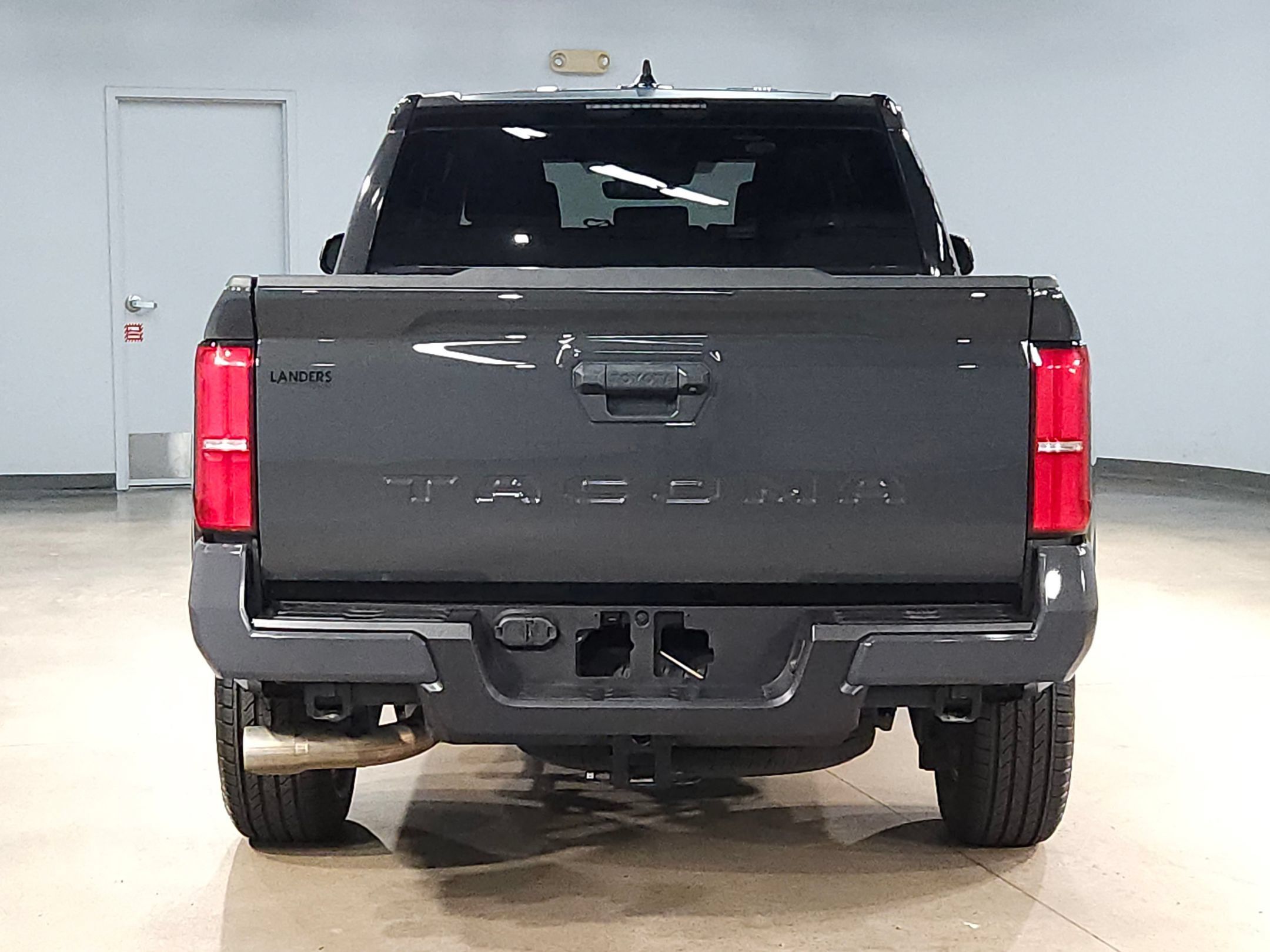 Certified 2025 Toyota Tacoma SR5 AWD/4WD image 6