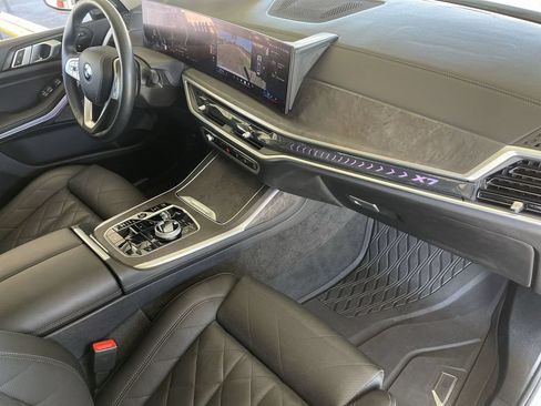 Used 2024 BMW X7 xDrive40i AWD/4WD image 29