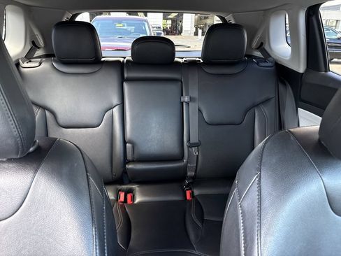Used 2022 Jeep Compass Limited AWD/4WD image 18