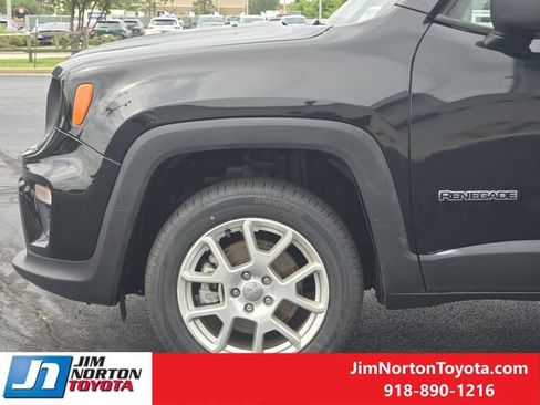 Used 2021 Jeep Renegade Latitude w/ Convenience Group AWD/4WD image 9