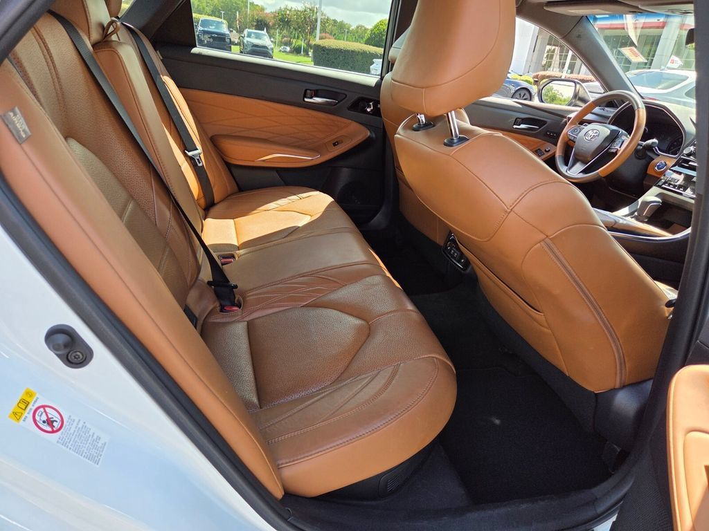 Used 2019 Toyota Avalon Limited w/ Advanced Safety Package FWD image 14