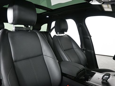 Used 2024 Land Rover Range Rover Velar Dynamic SE image 19