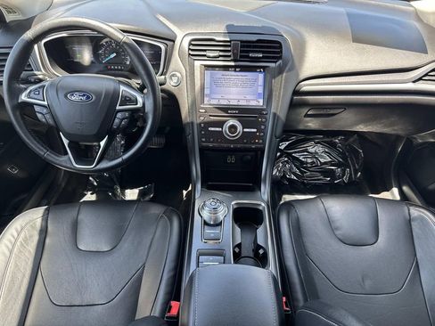 Used 2019 Ford Fusion Energi Titanium FWD image 8
