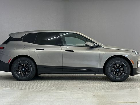 Certified 2023 BMW iX xDrive50 AWD/4WD image 7