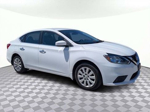 Used 2017 Nissan Sentra S image 2