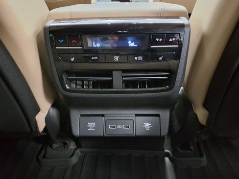 Used 2022 Acura MDX SH-AWD w/ Advance Package image 16