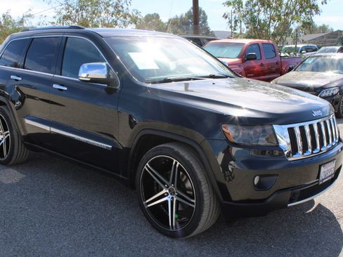 Used 2013 Jeep Grand Cherokee Limited w/ Luxury Group II RWD image 3