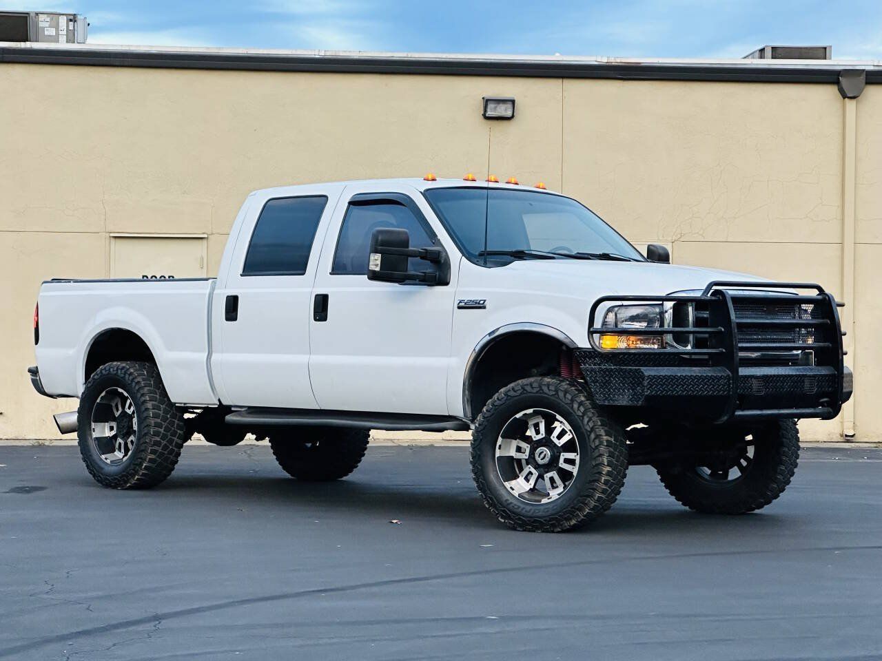 Used 1999 Ford F250 XLT AWD/4WD image 2