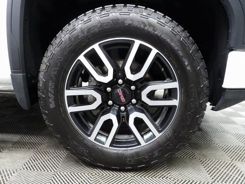 Used 2025 GMC Sierra 1500 AT4 w/ Technology Package image 8