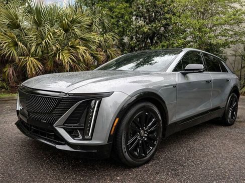 Used 2024 Cadillac Lyriq Luxury image 1