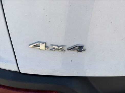 Used 2017 Jeep Cherokee Limited w/ Luxury Group AWD/4WD image 6
