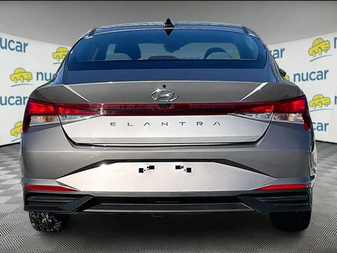Used 2023 Hyundai Elantra SEL w/ Convenience Package image 5