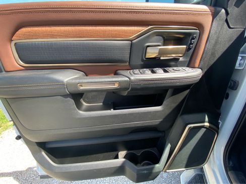 Used 2024 RAM 3500 Limited AWD/4WD image 27