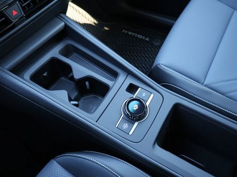 New 2026 Volkswagen Tiguan SE R-Line image 30