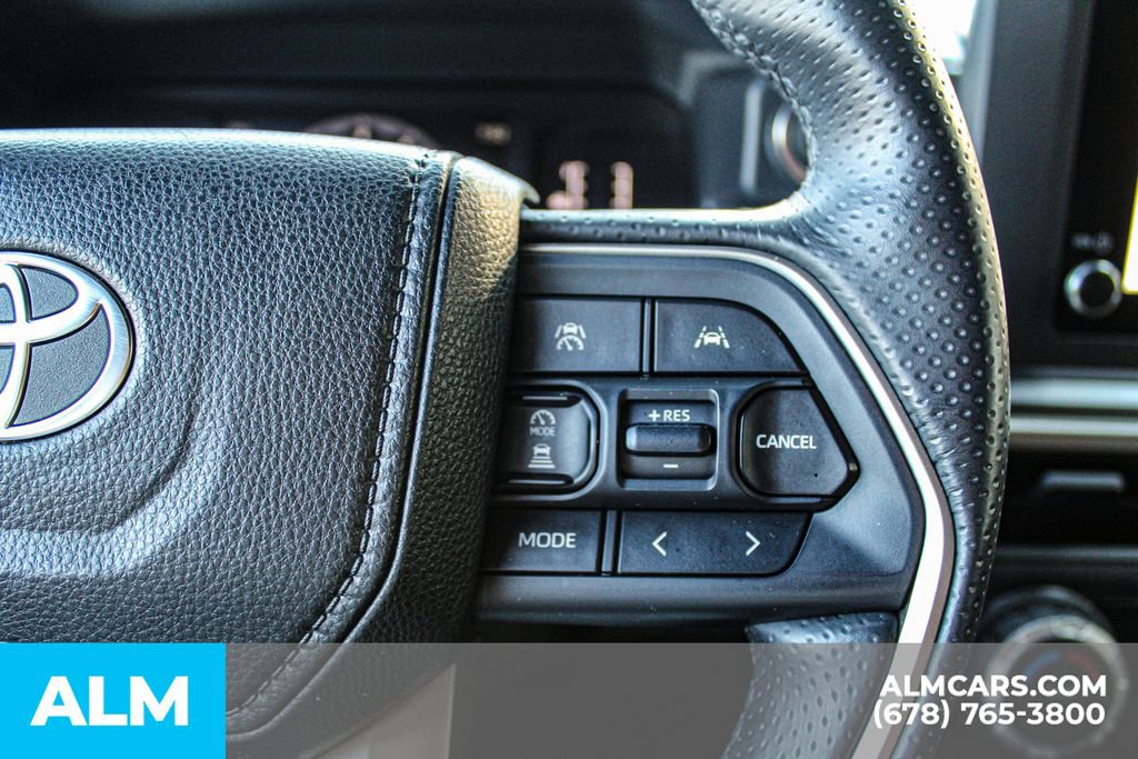Used 2025 Toyota 4Runner SR5 AWD/4WD image 27