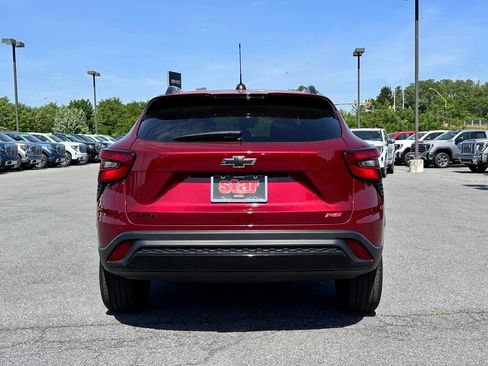 Certified 2024 Chevrolet Trax RS FWD image 9