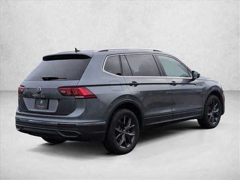 Used 2024 Volkswagen Tiguan SE image 5