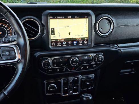 Used 2020 Jeep Wrangler Unlimited Sahara w/ Uconnect 4C Nav & Sound Group image 18