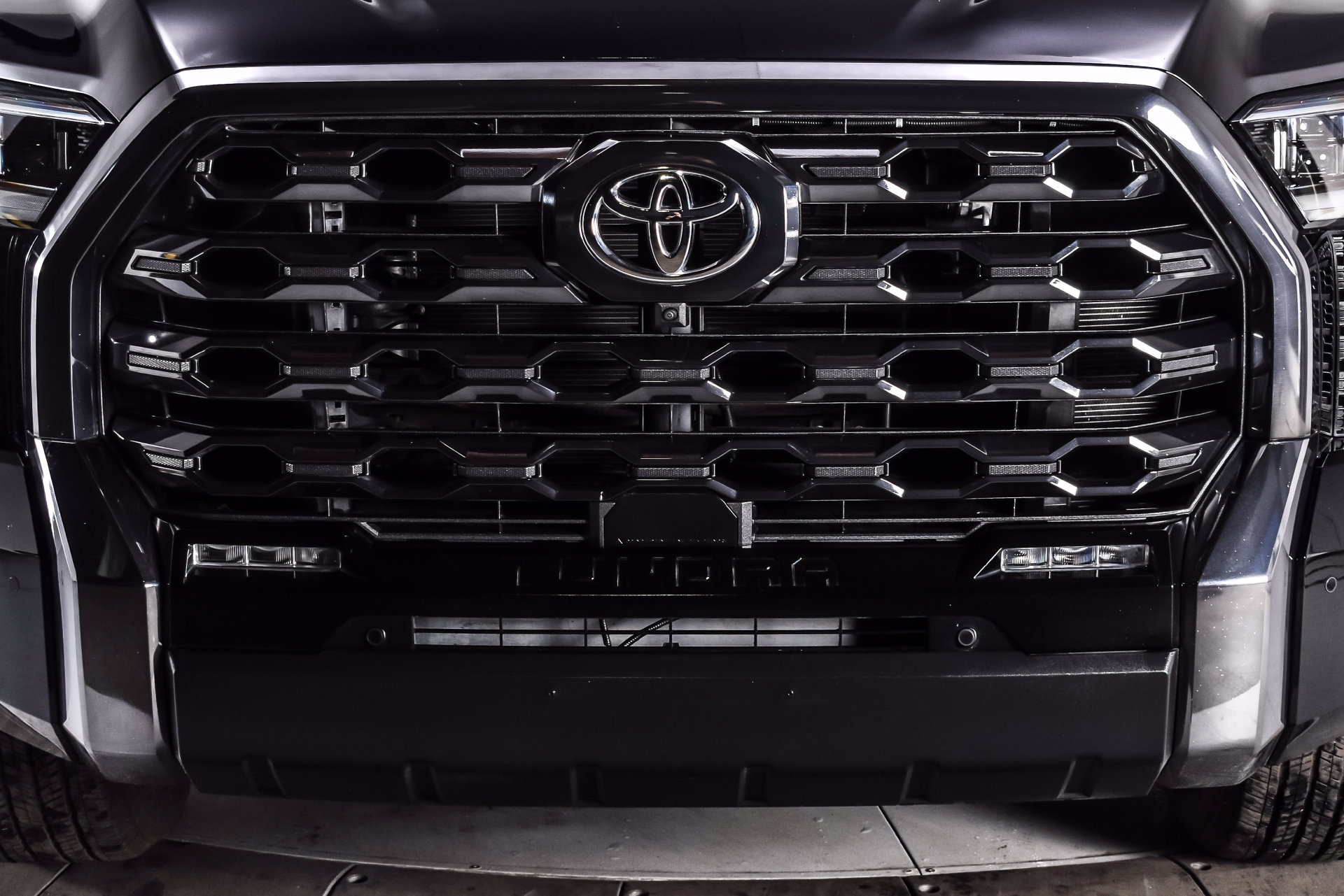 Used 2024 Toyota Tundra Platinum AWD/4WD image 7