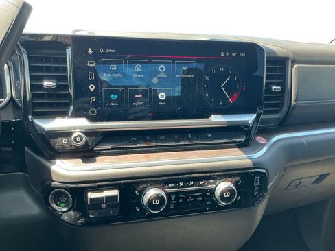 Used 2025 GMC Sierra 1500 SLT AWD/4WD image 24