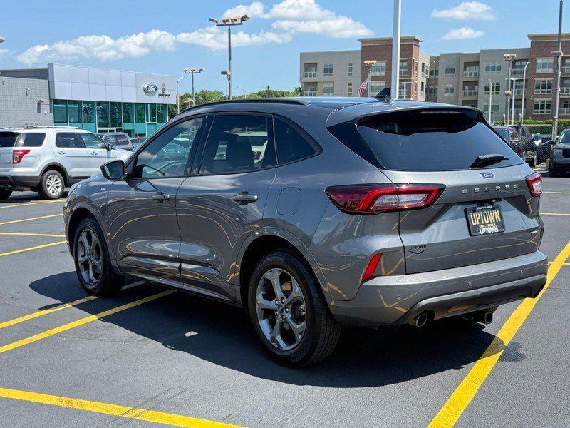 Used 2023 Ford Escape ST-Line w/ Tech Pack #1 AWD/4WD image 9
