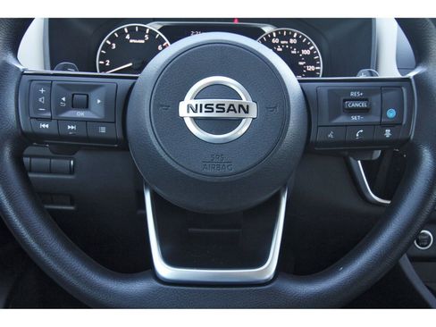 Used 2021 Nissan Rogue SV image 17