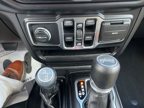 Used 2019 Jeep Wrangler Unlimited Sport S image 28