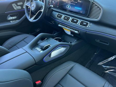 Certified 2026 Mercedes-Benz GLS 450 4MATIC image 27