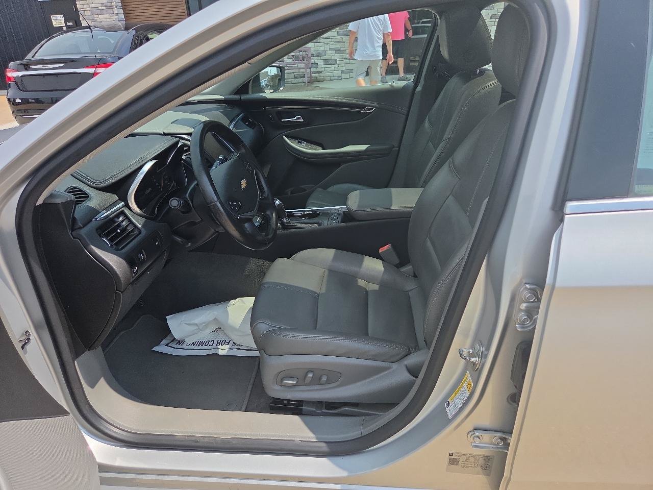 Used 2019 Chevrolet Impala LT w/ Sunroof and Spoiler Package FWD image 11
