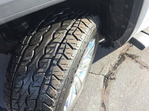 Used 2018 GMC Sierra 1500 SLT w/ SLT Premium Package image 9