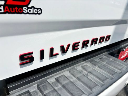 Used 2018 Chevrolet Silverado 1500 LTZ Z71 w/ Redline Edition AWD/4WD image 11