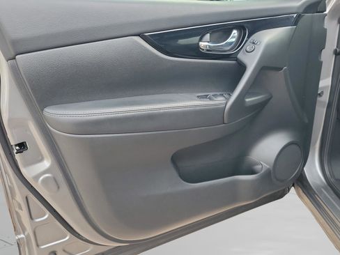 Used 2019 Nissan Rogue Sport SV image 18