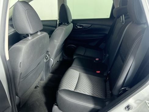Used 2018 Nissan Rogue SV FWD image 22